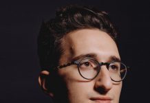 Joven cineasta desvela el dilema del "Disney" de los jubilados en Florida Lance Oppenheim