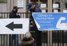 Nueva York amplía los sitios de vacunación mientras se agotan las dosis covid-19