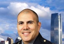 Latino hace historia al ser nombrado jefe de policía de ciudad californiana Paco Balderrama