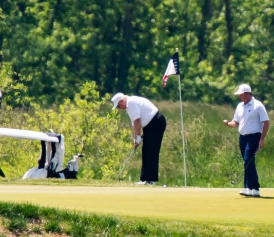 EE.UU. remonta y conquista su undécima Copa Presidentes seguida ante la mirada de Trump club de golf de Trump