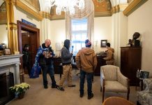 Investigan a bombero de Florida por participación en asalto a Capitolio protesta en el Capitolio