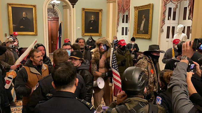 seguidores de Trump irrumpen en el Congreso