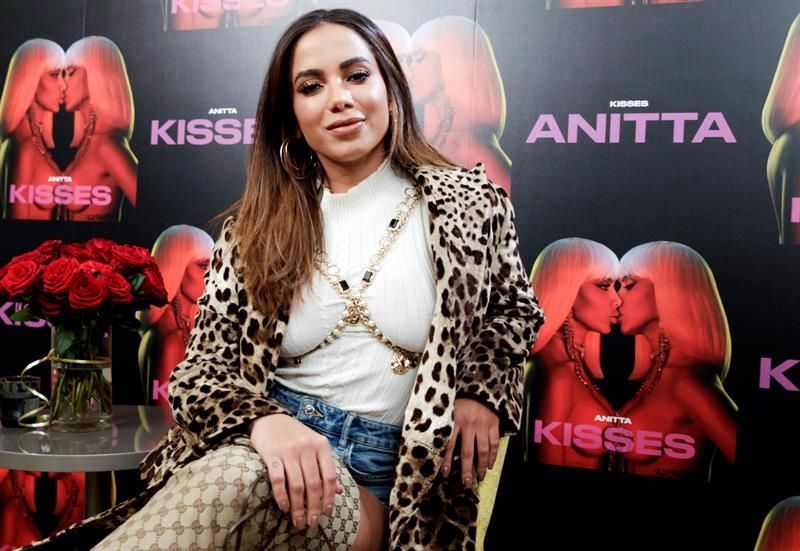 Anitta es internada Anitta