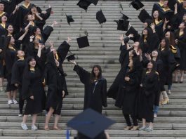 universitarios
