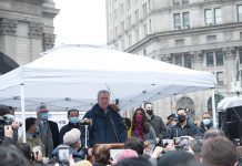 Neoyorquinos muestran su apoyo a comunidad asiáticia por recientes agresiones Bill de Blasio