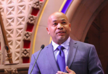 Asamblea aprueba legislación para extender beneficios por muerte a familias de trabajadores municipales Carl Heastie