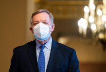 Senadores reintroducen iniciativa con senda a la ciudadanía para "soñadores" Dick Durbin