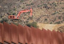 Grupos piden que se derriben todas las barreras y se abandone el muro virtual muro fronterizo