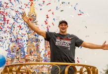 Habrá desfile de botes para celebrar victoria de Buccaneers en Super Bowl LV Rob Gronkowski