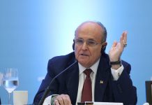La administración de Trump intentó parar los registros a Giuliani Rudolph W. Giuliani
