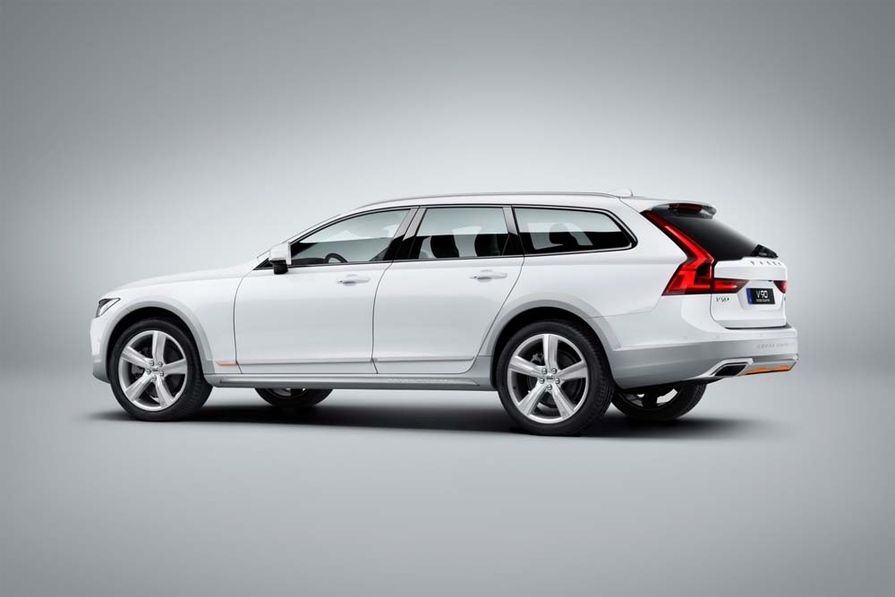 Volvo V90 T6.