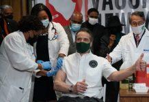Cuomo recibe apoyo de la comunidad afroamericana tras declaraciones de Biden Andrew Cuomo