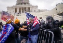 El FBI detiene a un funcionario de Trump por el asalto al Capitolio asalto al capitolio