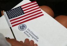 Tres mexicanos demandan al DHS por denegar sus residencias permanentes ciudadanía