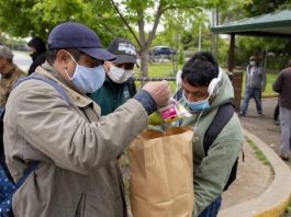 Uno de cada 4 inmigrantes en California evitó pedir ayuda por "carga pública" inmigrantes