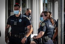 Extienden hasta el 12 de abril el toque de queda en Miami Beach policía de Miami