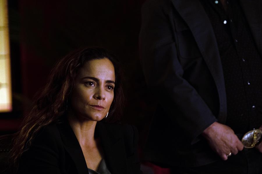 Alice Braga como Teresa Mendoza Alice Braga