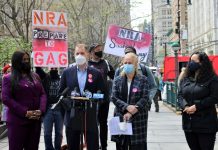 Autoridades apoyan acción legal presentada por Letitia James contra la NRA