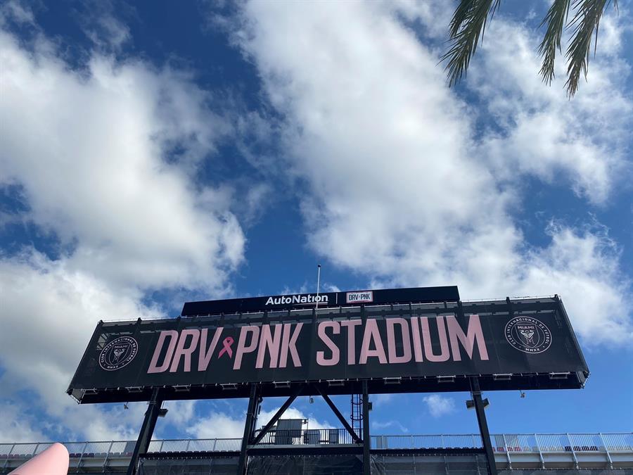 el nuevo nombre del estadio del Inter Miami, DRV PNK Stadium, en apoyo a la iniciativa contra el cáncer que desarrolla AutoNation Inter Miami