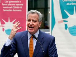 NYC revela detalles sobre el mandato de vacunas para el sector privado Bill de Blasio