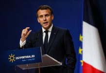 Macron pide a EE.UU. acabar con la prohibición de exportar vacunas y componentes Emmanuel Macron