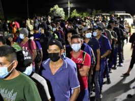 EE.UU. ha permitido la entrada a 10.000 solicitantes de asilo desde México