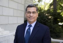El secretario de salud de Biden augura un "desastre" tras los recortes de Trump al HHS Xavier Becerra