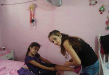 Piden frenar posible deportación de cubana que llegó en moto acuática