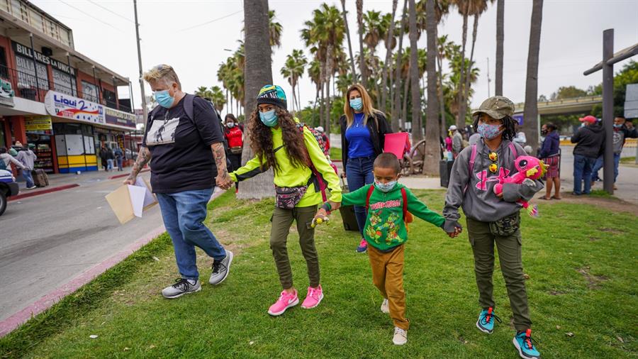 ni&ntilde;as estadounidenses que Inmigraci&oacute;n expuls&oacute; a M&eacute;xico (3)