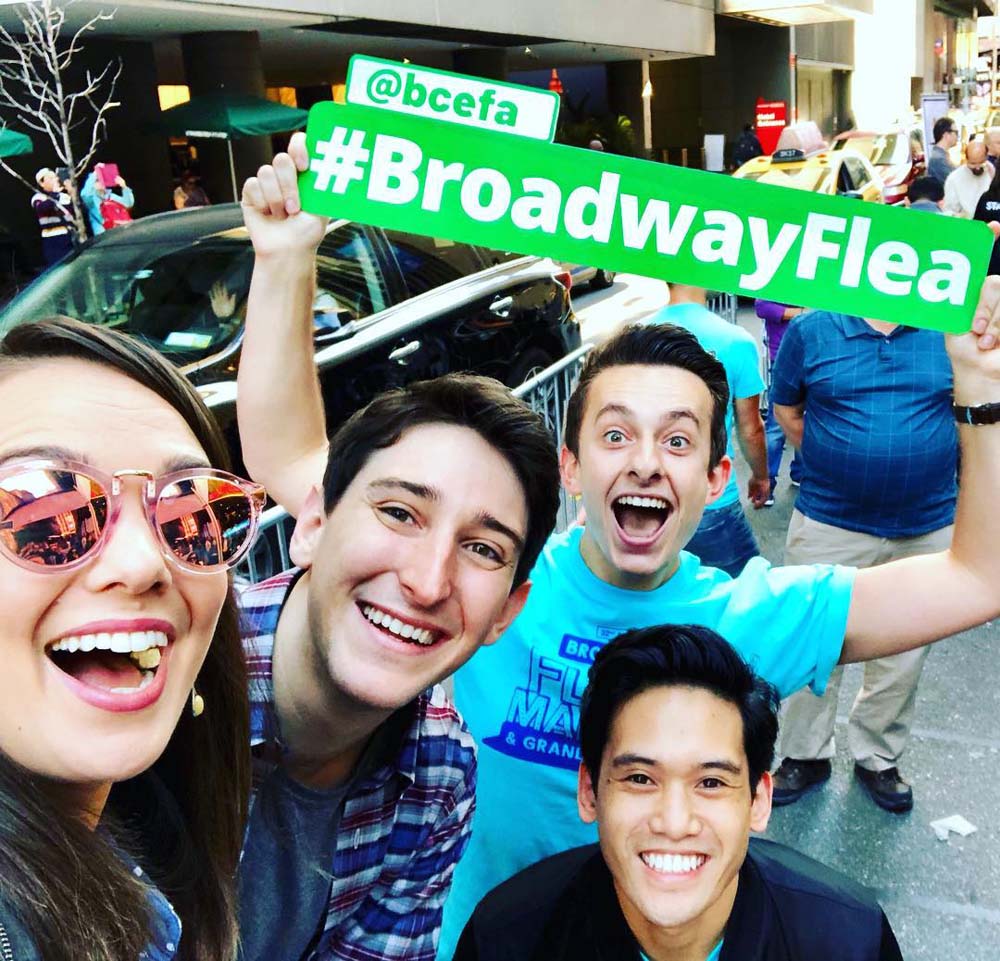 El Mercadillo y Gran Subasta de Broadway regresa en persona el 3 de octubre, 2021. El Mercadillo