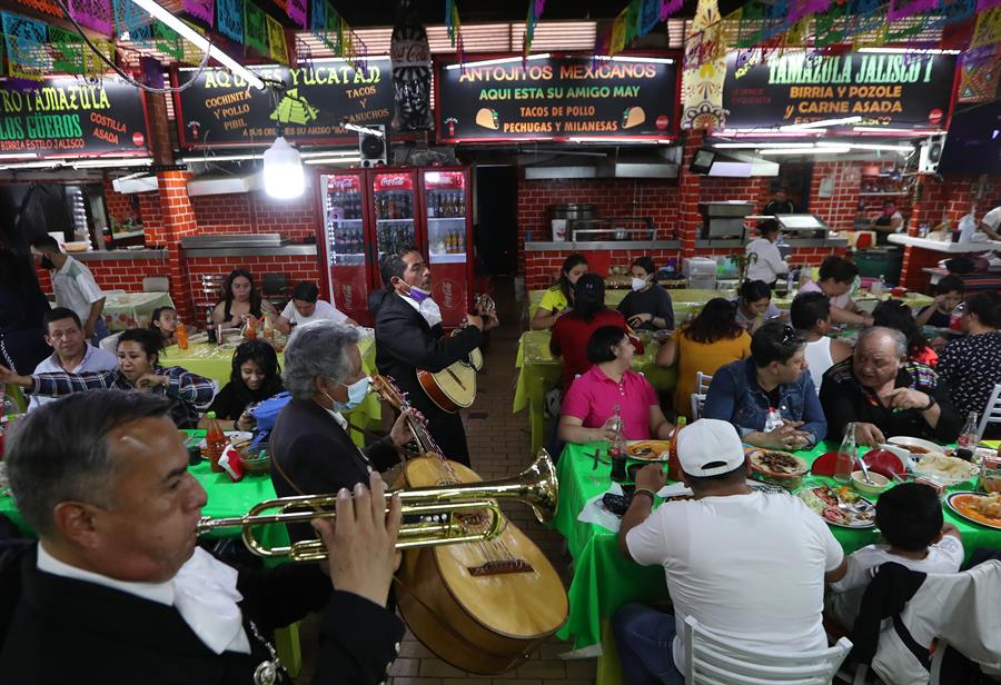 Los mexicanos festejan el Día del Padre mexicanos