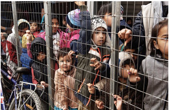 Más de 20 padres y madres migrantes separados se reúnen con hijos inmigrantes