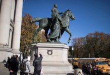 Retirarán polémica estatua de Theodore Roosevelt en el Museo de Historia Natural de Nueva York estatua de Theodore Roosevelt