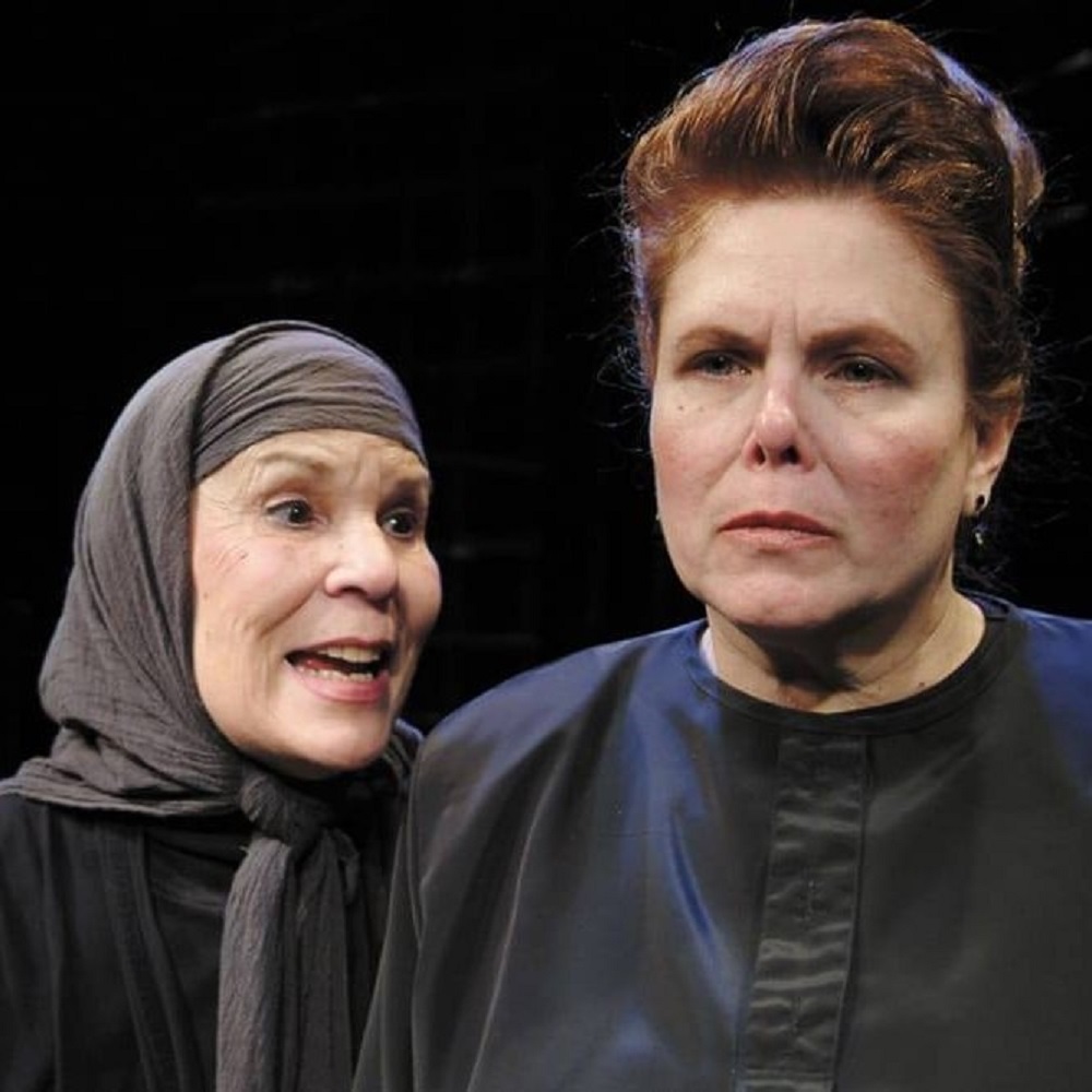Ana Margarita Martínez Casado es Poncia y Tatiana Vecino Bernarda, en La casa de Bernarda Alba..