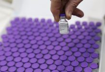 EE.UU. compra otros 200 millones de dosis de la vacuna de Pfizer vacuna