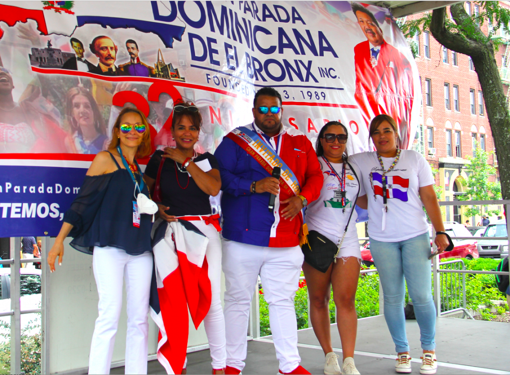 ESCENARIO DESFILE