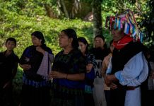 Indígenas tzotziles huyen de la violencia en el estado mexicano de Chiapas Indígenas