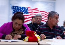 Celebran 10 años de campaña que promueve la naturalización de inmigrantes