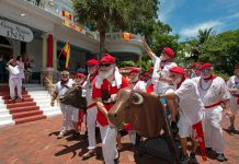 Parecidos a Hemingway celebran su San Fermín en los Cayos de Florida Parecidos a Hemingway