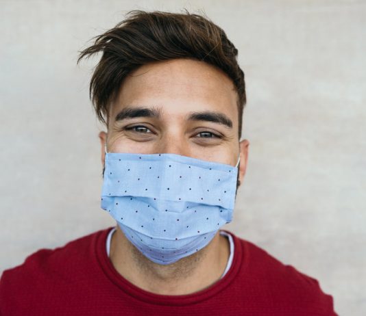 Maestros, estudiantes y personal administrativo escolar deberán usar mascarillas uso de mascarilla