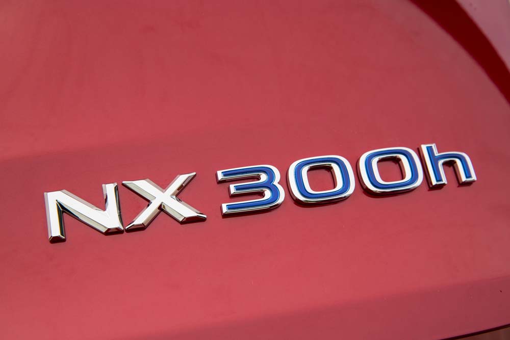 2021_Lexus_NX_300h_007