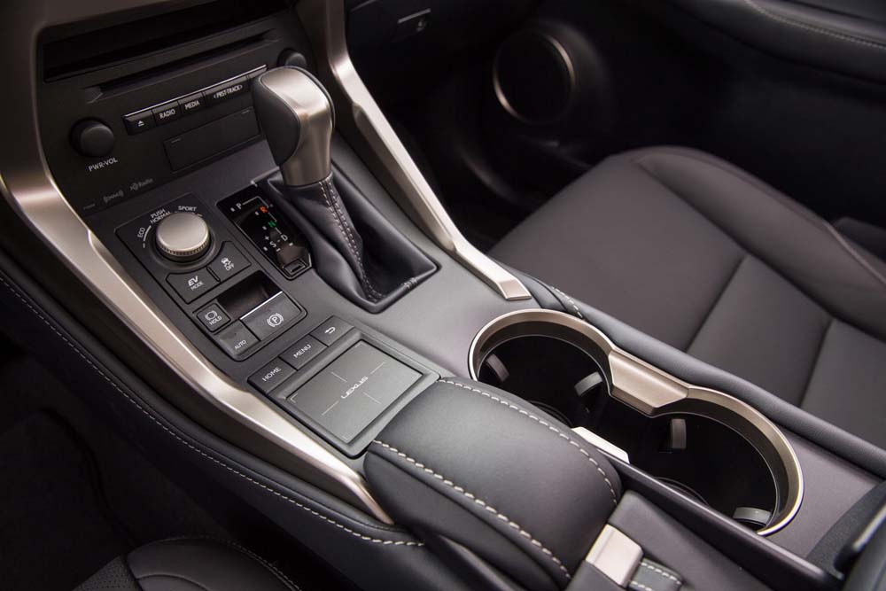 2021_Lexus_NX_300h_007