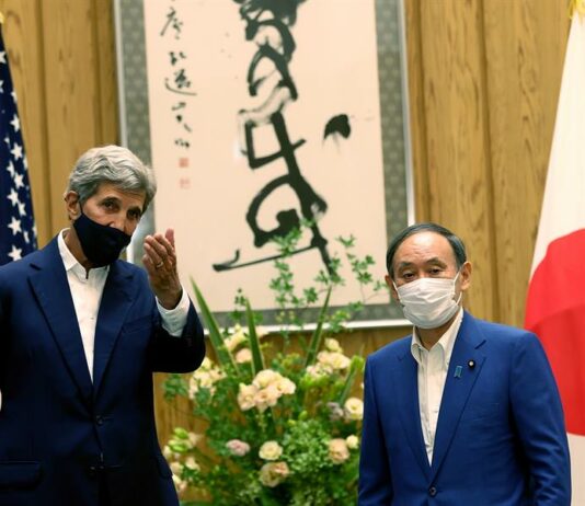 Japón y EE.UU. aspiran a "liderar esfuerzos globales" contra cambio climático John Kerry