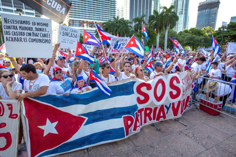 Libertad para Cuba gritan miles de personas en Miami