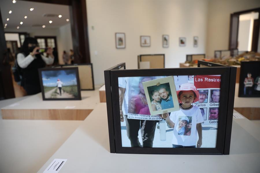 Una muestra de fotos honra a las madres que buscan a desaparecidos en M&eacute;xico (5)
