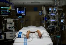 Poner a pacientes boca abajo reduce necesidad de intubación y su mortalidad covid19