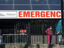 Madre latina en coma luego de que novio la empujara contra auto en Nueva York hospital Elmhurst