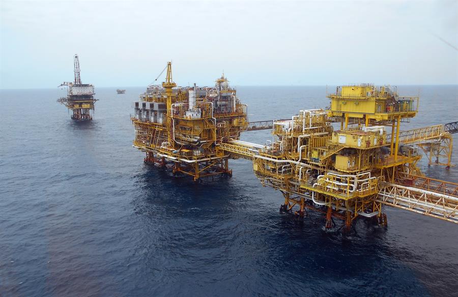 incendio en una plataforma de Pemex (1)