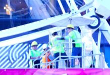 La noria gigante de Times Square fue instalada por latinos noria gigante