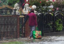 Henri deja a su paso inundaciones, miles sin luz y vuelos cancelados tormenta Henri en EE.UU (2)